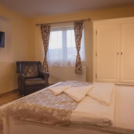 Готель Casa Sasului Базна Екстер'єр фото